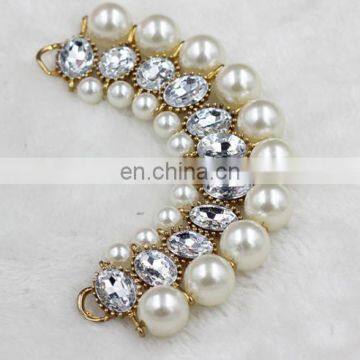 2016 Fashion Design Acrylic Shoe Accressory With Pearl Decoration photo-3