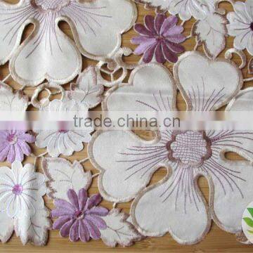 Finest Quality Satin Tablecloth Machine Embroidered Tablecloth Wedding Tablecloth Embroidery Design Tablecloth photo-2