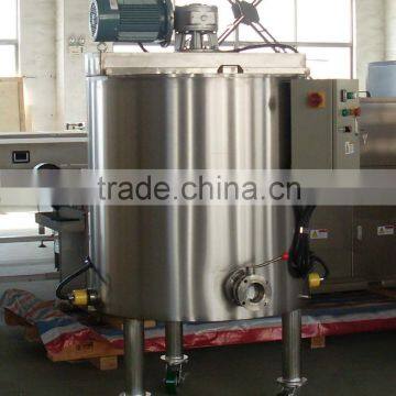 Chocolate container equipped with foot wheel