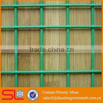 Alibaba golden supplier 1/4 inch galvanized welded wire mesh fence