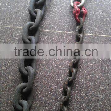 Chain with benlt hooks