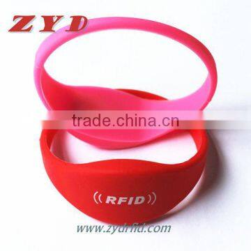 High Quantity Waterproof Silicone UHF Monza4 Wristband for Swimming Pool photo-4