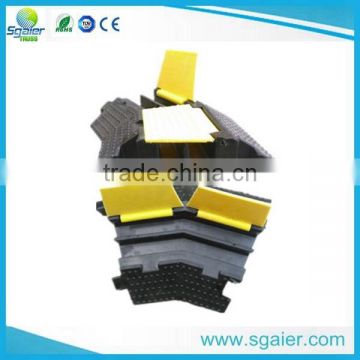 Professional Made Black & Yellow Rubber Protector De Cable