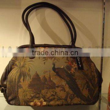 Ladies' fashion handbag