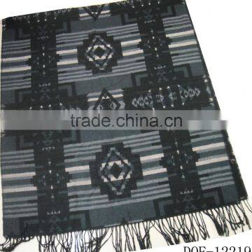 Fahion hot sale acrylic geometrical pattern Stylish shawl