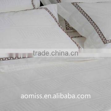 luxury 5 star hotel bedding cover with emboridery