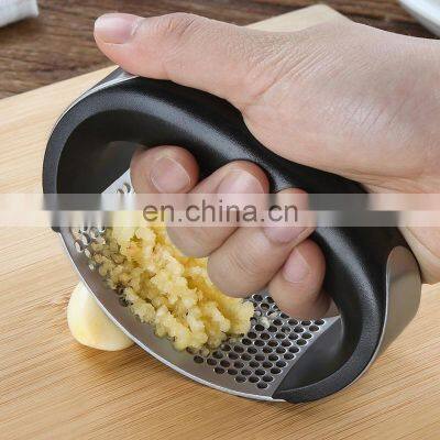 Hot sale professional kitchen gadgets 2022 plastic stainless steel rocker Mincer Crusher garlic too press Chopper and roller