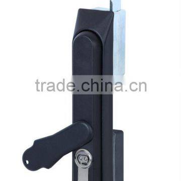 Electronic swing handle lock