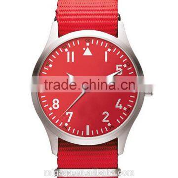 The Latest Fashionable Bright Red Stainless Steel Quartz Watch Nylon Fabrics Strap