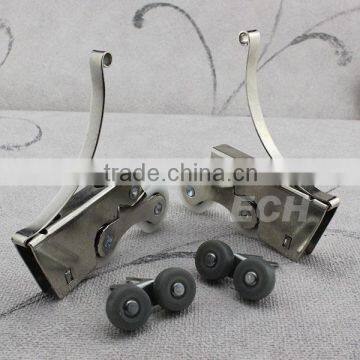 Hight quality iron hanging door rollers