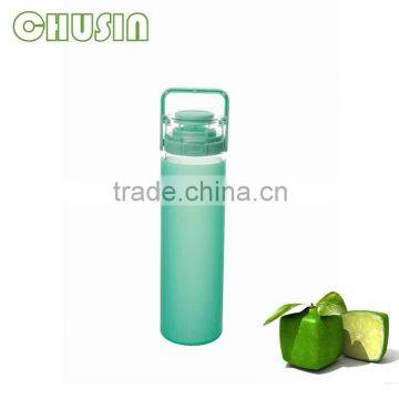 fashionable glass drink bottle with fancy colorful silicone sleeve wholesale