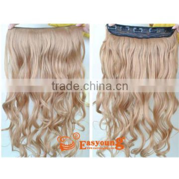 Heat resistant synthetic clips in hair extensions.