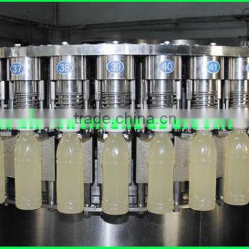 Carbonated beverage washing filling and sealing machine