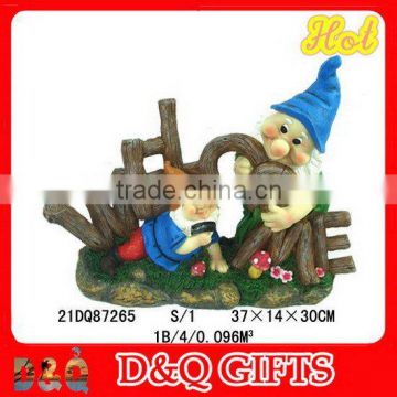 Polyresin dwarf garden decoration plaque