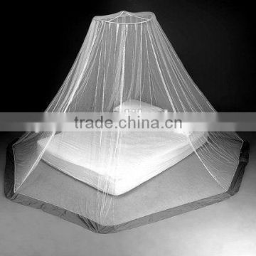 100% Polyester Material and Adults Age Group hanging mosquito net to fit a queen sized bed