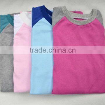 sweatshirt with raglan sleeve