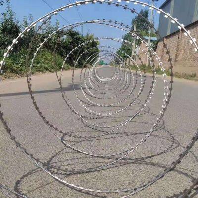 Hot Selling Galvanized Multiple Types Razor Barbed Wire photo-4