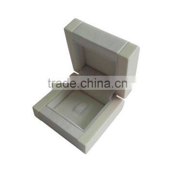 Lacquered White Single Wooden Jewelry Box