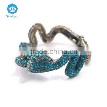 Wholesale Custom Fashion vitage blue Plated Zinc Alloy Cobra fake diamond Snake Bracelets for men