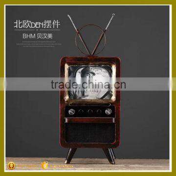 Antique retro artificial television table polyresin home decoration for wholesale                        
                                                                                Supplier's Choice