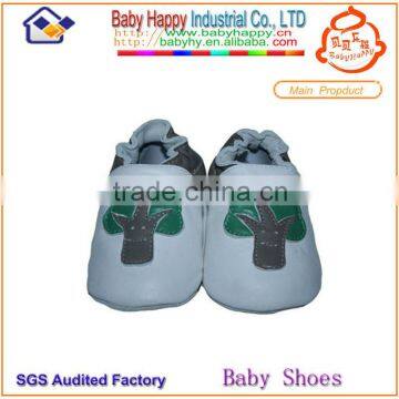 Hot Sale Beauriful Tree Pattern Grey Sole Sole Skidproof Baby Genuine Leather Shoes