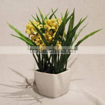 Cheap White Ceramic Potted Artificial Flower Plastic Tiny Yellow Flowers for Sale