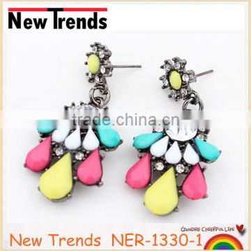 Wholesale jewelry colorful rhinestones and resins stud earrings