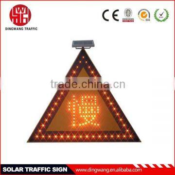 solar powered traffic light