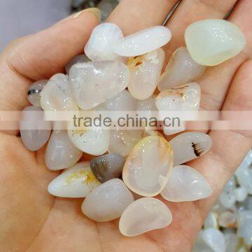 Decorative Natural White Agate Tumbled Stones for Wholesale