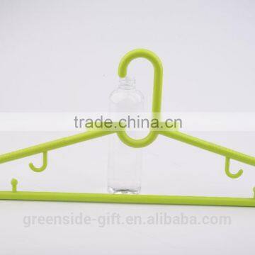 GS9505 multifunctional plastic clothes hangers (3pcs)