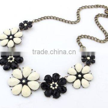 Fashion Flower Statement Necklace Jewelry photo-3