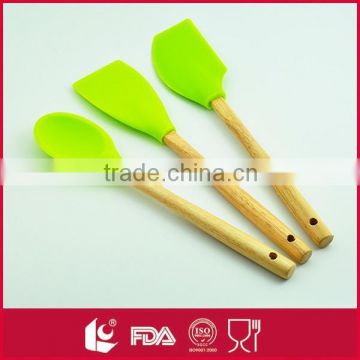 2015 new product wooden handle 3pcs silicone kitchen tool set