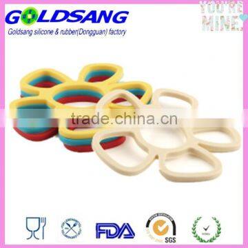 Non-slip Decorative Gift Heat Resistant Silicone Trivet Pot Stand photo-2