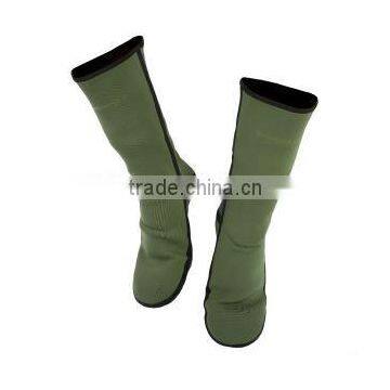 Neoprene socks