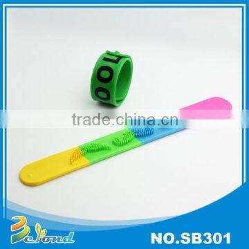 Simple style present slap personalized silicone bracelet