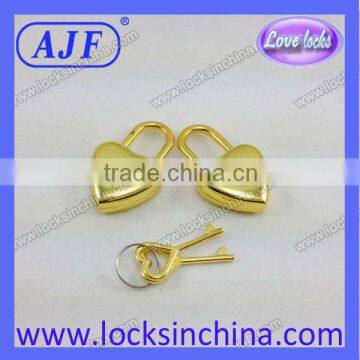 Zinc alloy Gold Mini Heart Shape Lock and Key Pendant