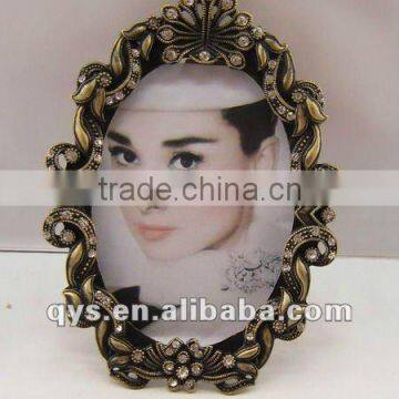 Oval Jeweled Metal Photo Frame