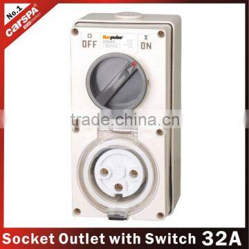 250V 32 amp switched socket