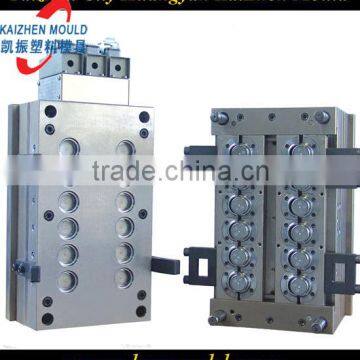 Injection plastic cap mould with automatic demoulding