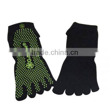 GS manufacturer green silicon anti slip cotton five finger toes yoga socks