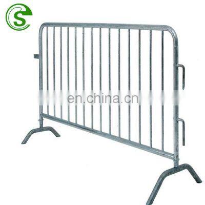 Interlocking crowd control barrier fence traffic barrier metal queue barrier