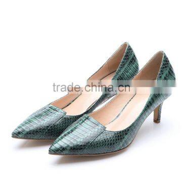 Dark green Corcodile print womens leather shoes factories medium heels hand made shoes casual fashion shoes