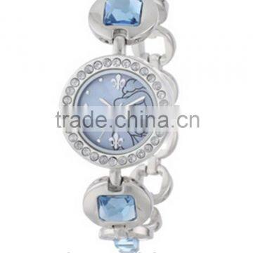 Exquisite Diamond Bracelet Watch Water Resistant Child Quartz Watch For Sweety Girls Design