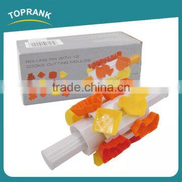 Toprank High Quality FDA Approved Cake Decorating Fondant Plastic Rolling Pin With 12 Cookie Cutting Moulds