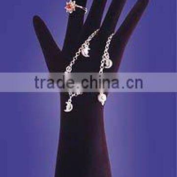 Elegant Hand Shape Jewelry Display for Rings and Bracelets