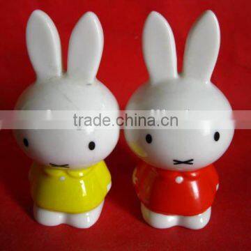 YF16008 ceramic pepper salt shaker rabbit design