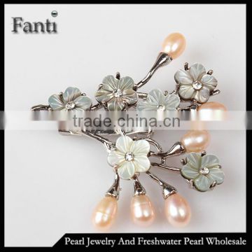 Fashion jewelry/brooch design with freshwater pearl bead