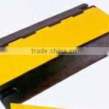 Rubber Speed Hump/Speed Bump A23 with Four Channel Cable Protector