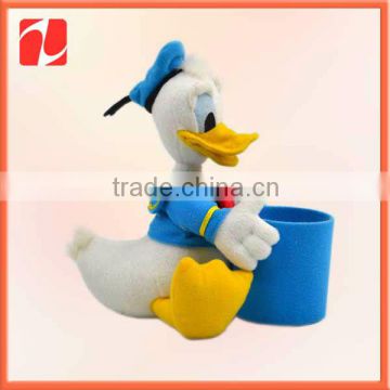 Pen holder with plush Donald duck