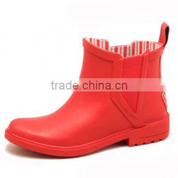 Red Sexy Women Classic Style Chelsea Watertight Outdoor Loose Lowcut Ankle Shoes Customized Rain Boot Wellington Boot photo-4